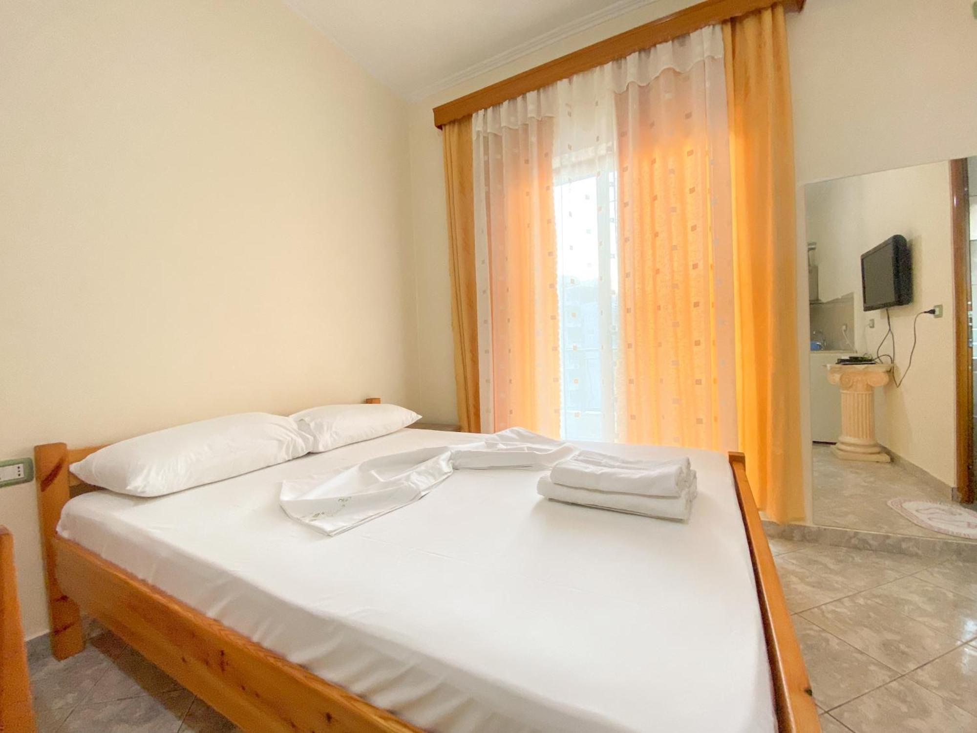 Summerland Saranda Buitenkant foto