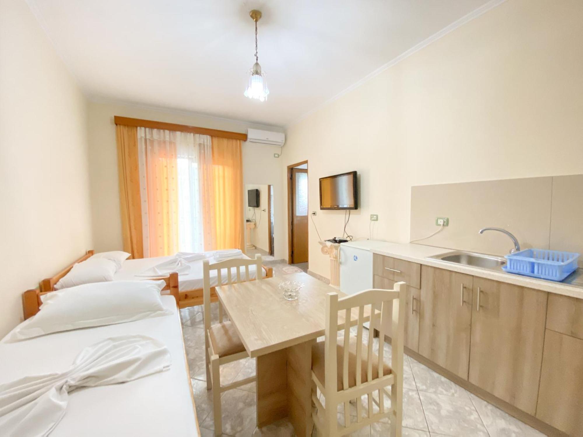 Summerland Saranda Buitenkant foto