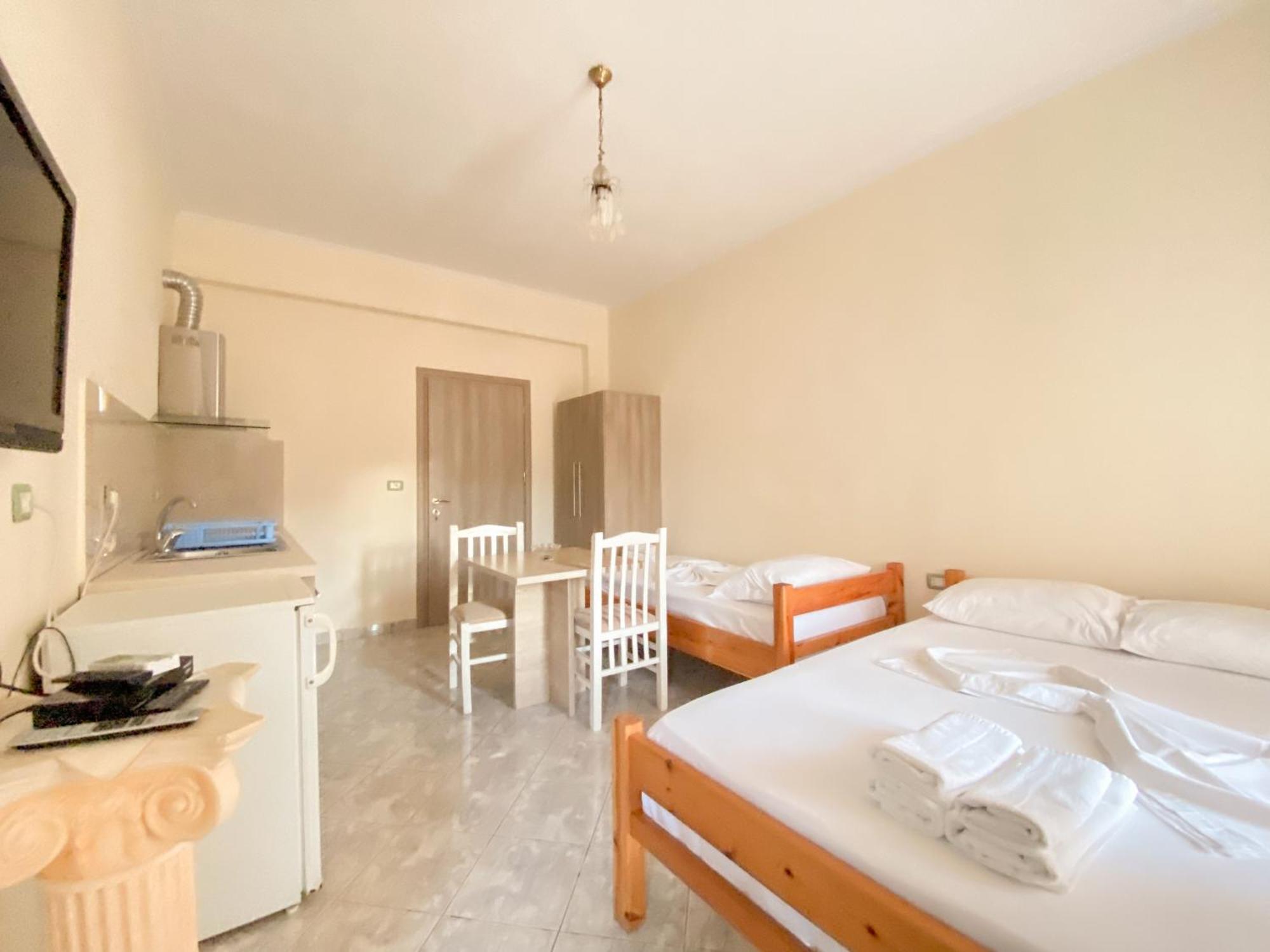 Summerland Saranda Buitenkant foto